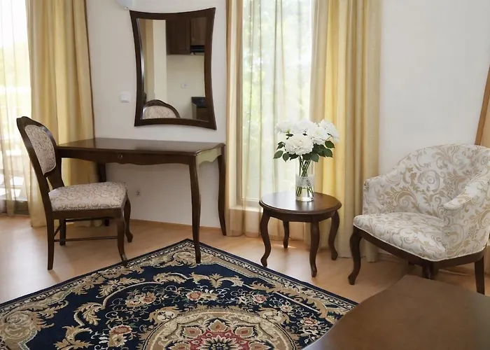 Luxury In Sunny With Pool, 5 Mins Walk To Napospart